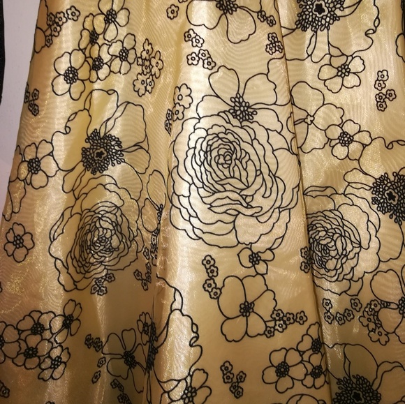 Girls dress - Picture 3 of 7